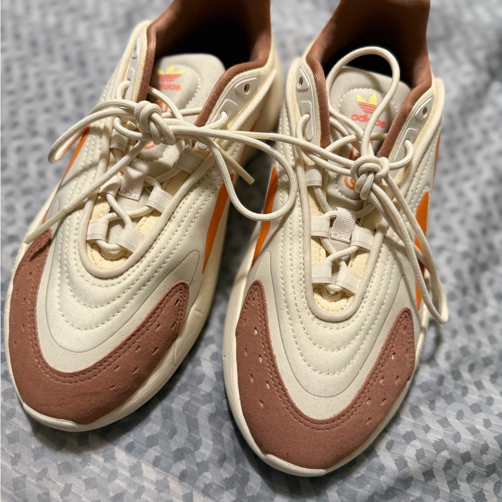 Adidas Sneakers